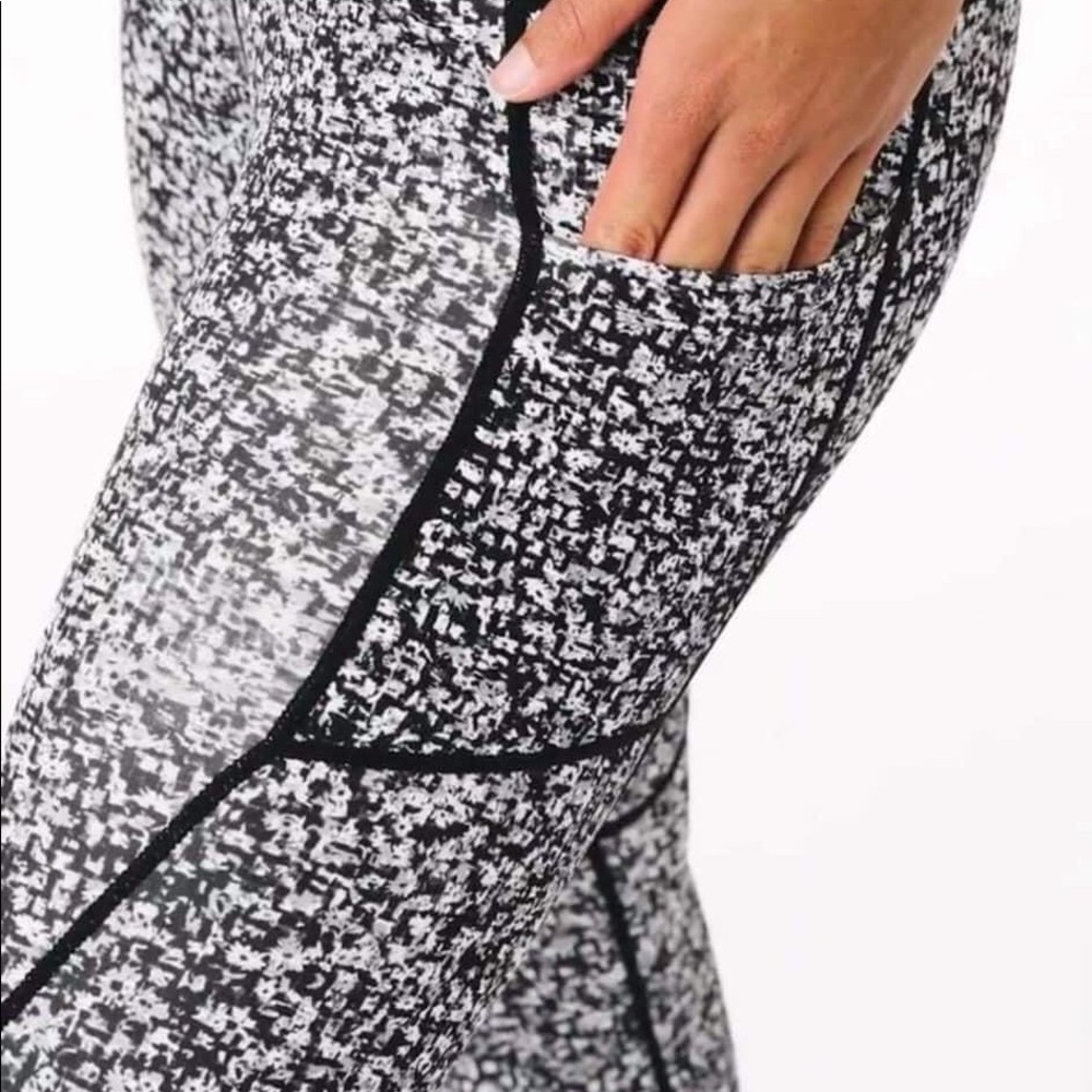 ZYIA Active Black Mosaic Soft n Snug Leggings 24”